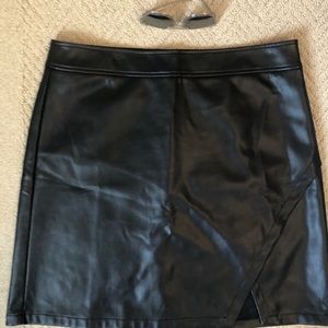 Ann Taylor Loft black faux leatherskirt, size 14